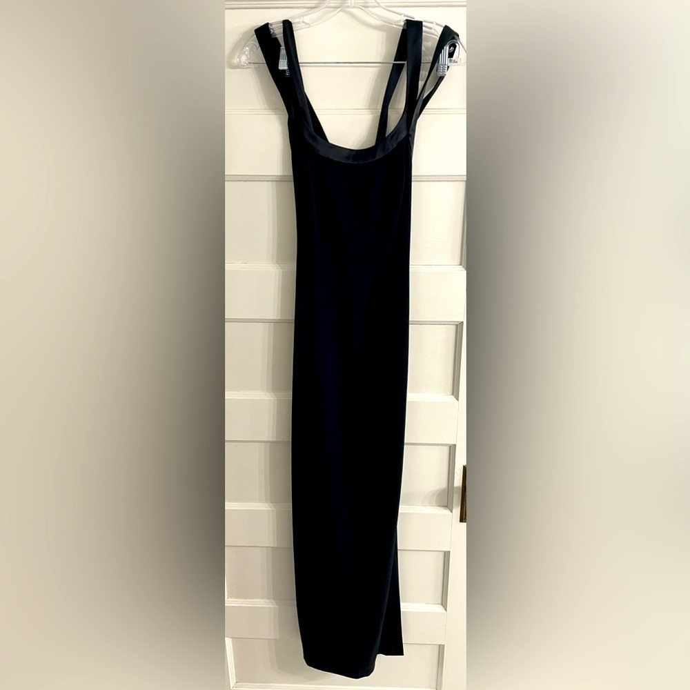 Pearce Fionda, women’s 12, dual crossovee strap lined straight silhouette gown